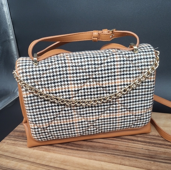 a new day Handbags - A New Day Tan & Black Houndstooth Bag, Adj., Detachable Strap Gold Hardware NWOT